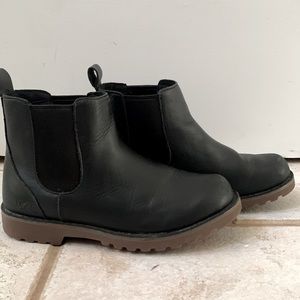 Ugg Black leather boots Girls